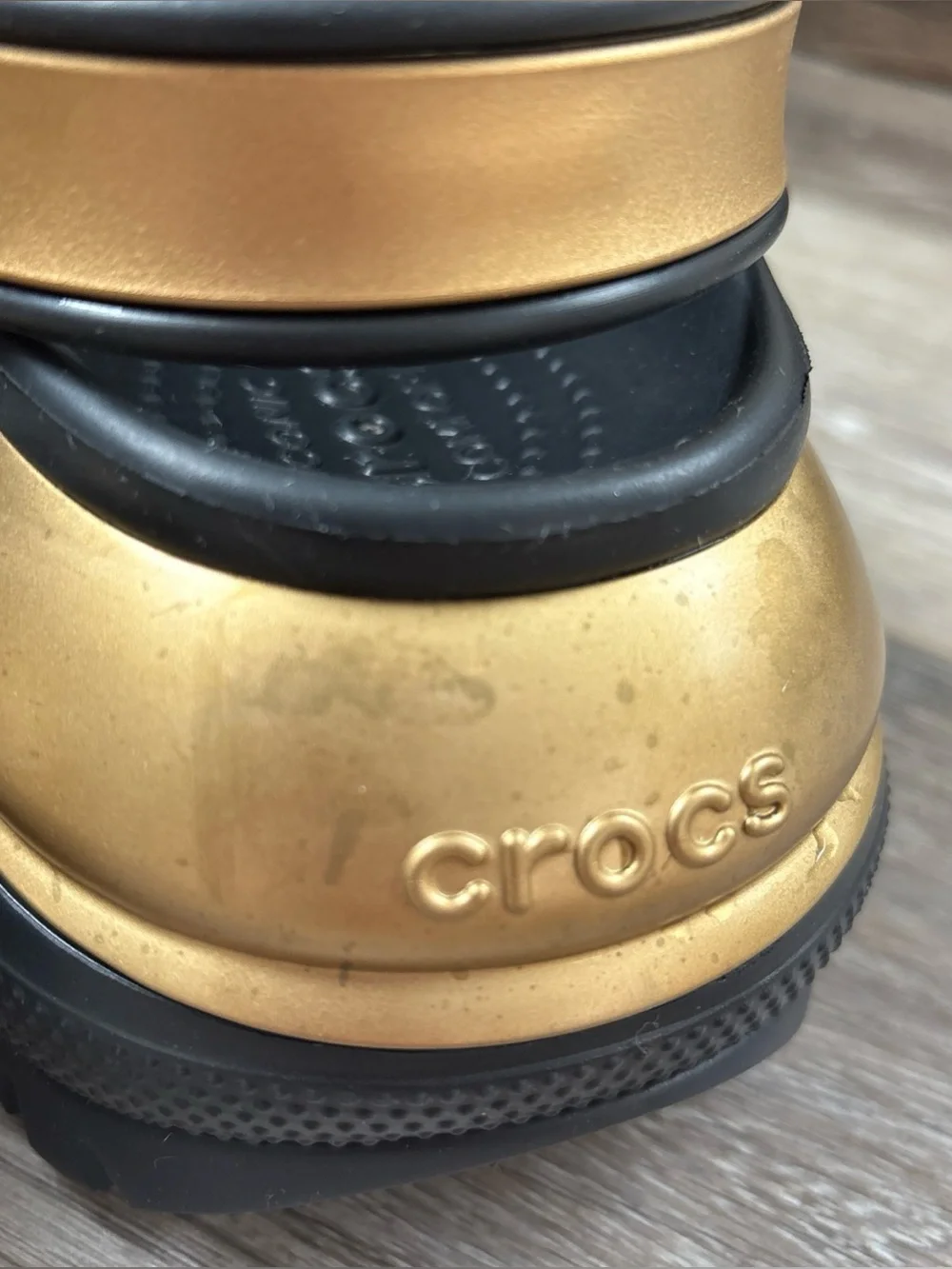Crocs Mega Crush Metallic Clogs Black & Gold Platform Slip-On Shoes Sz M 8/W 10